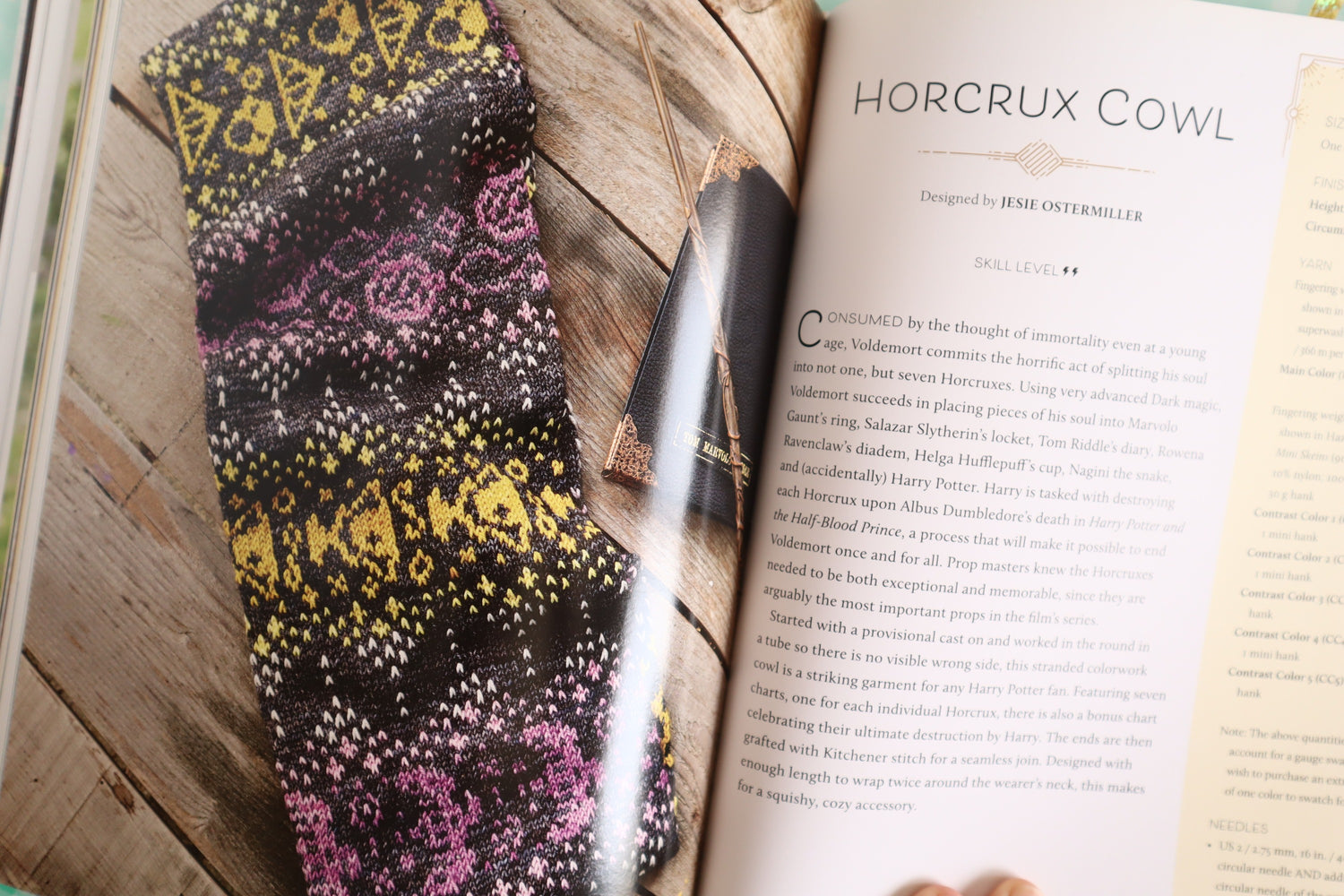 Harry potter &amp; fantastic beasts Knitting book كتاب تيريكو هاري بوتر و وحوش مذهلة